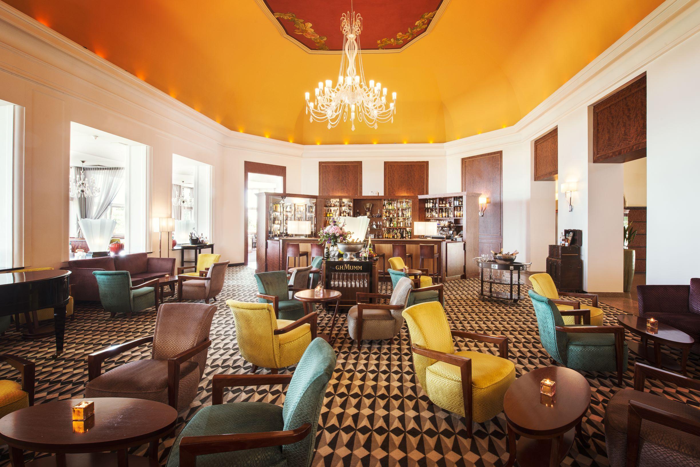 Sofitel Grand Sopot Hotel Luaran gambar The bar at the Hotel de la Paix