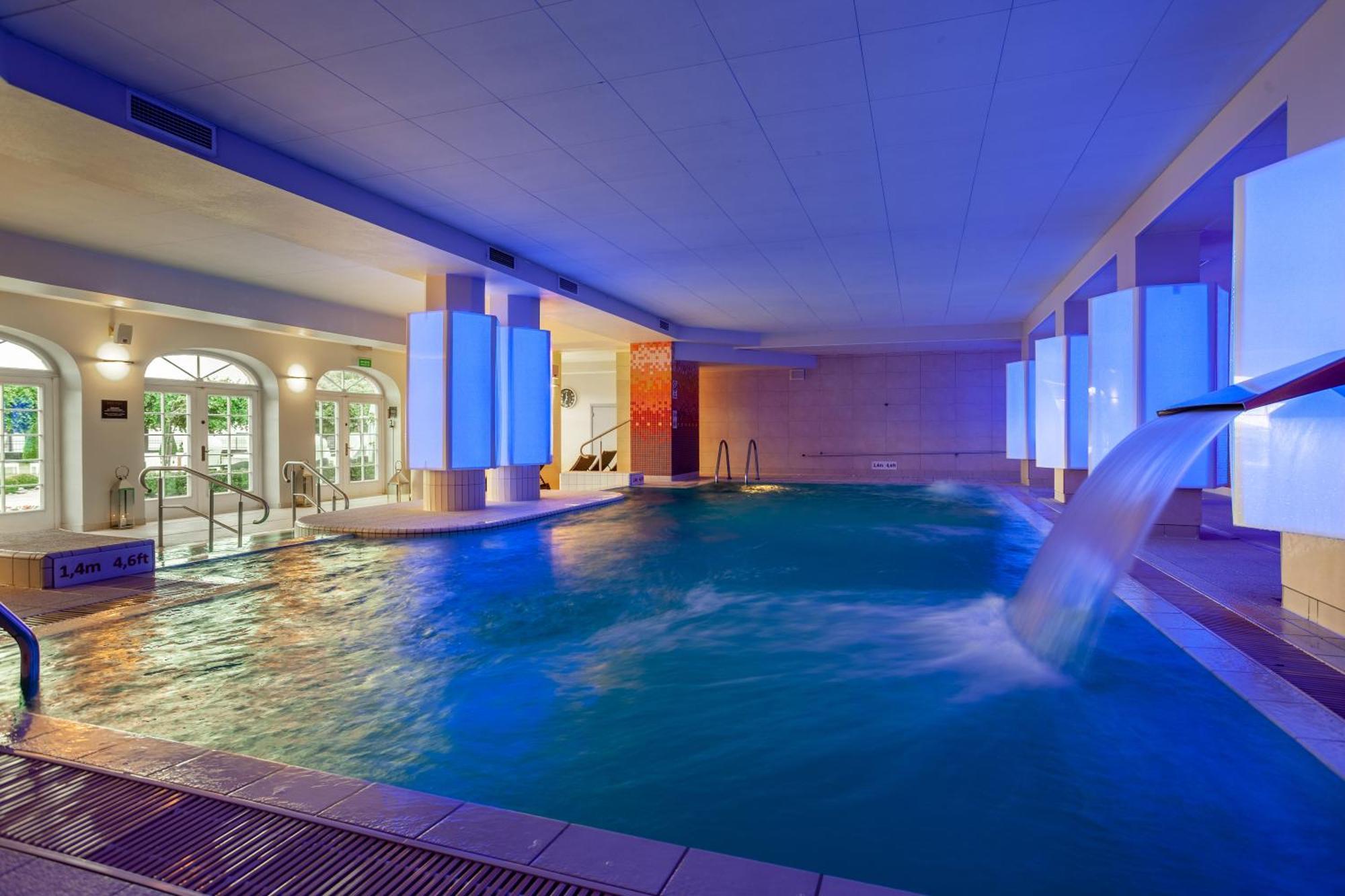 Sofitel Grand Sopot Hotel Luaran gambar The swimming pool at the hotel