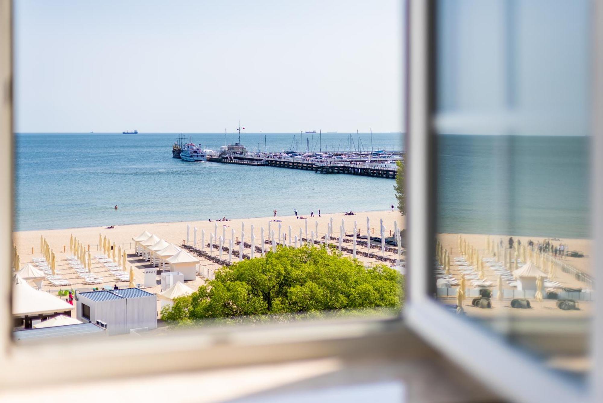 Sofitel Grand Sopot Hotel Luaran gambar View of the port of Port-Camargue